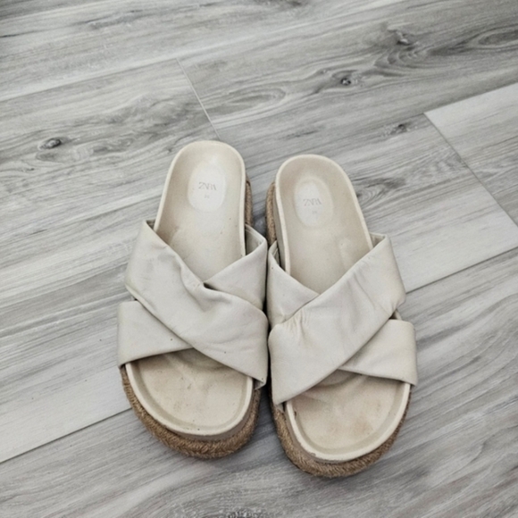 Women's Zara  Cream  Sandals Sz 7.5 - Picture 4 of 8
